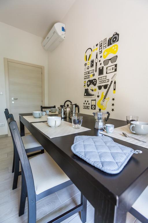 Lippo Bologna Butterfly Apartment מראה חיצוני תמונה
