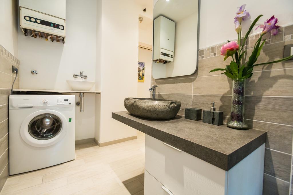 Lippo Bologna Butterfly Apartment מראה חיצוני תמונה